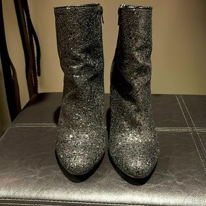 Shoedazzle ankle boots